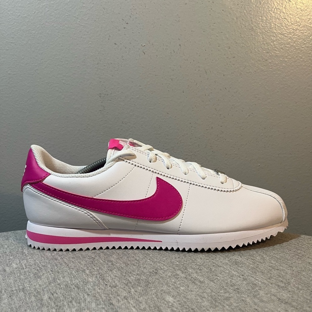 Nike Cortez GS White Laser Fuchsia Size 7Y/Women 8.5 DM0950-104​​ - Picture 2 of 10